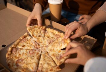 Caixa de Papelão Para Pizza — Como Adquirir Renda Extra Utilizando Esse Produto?
